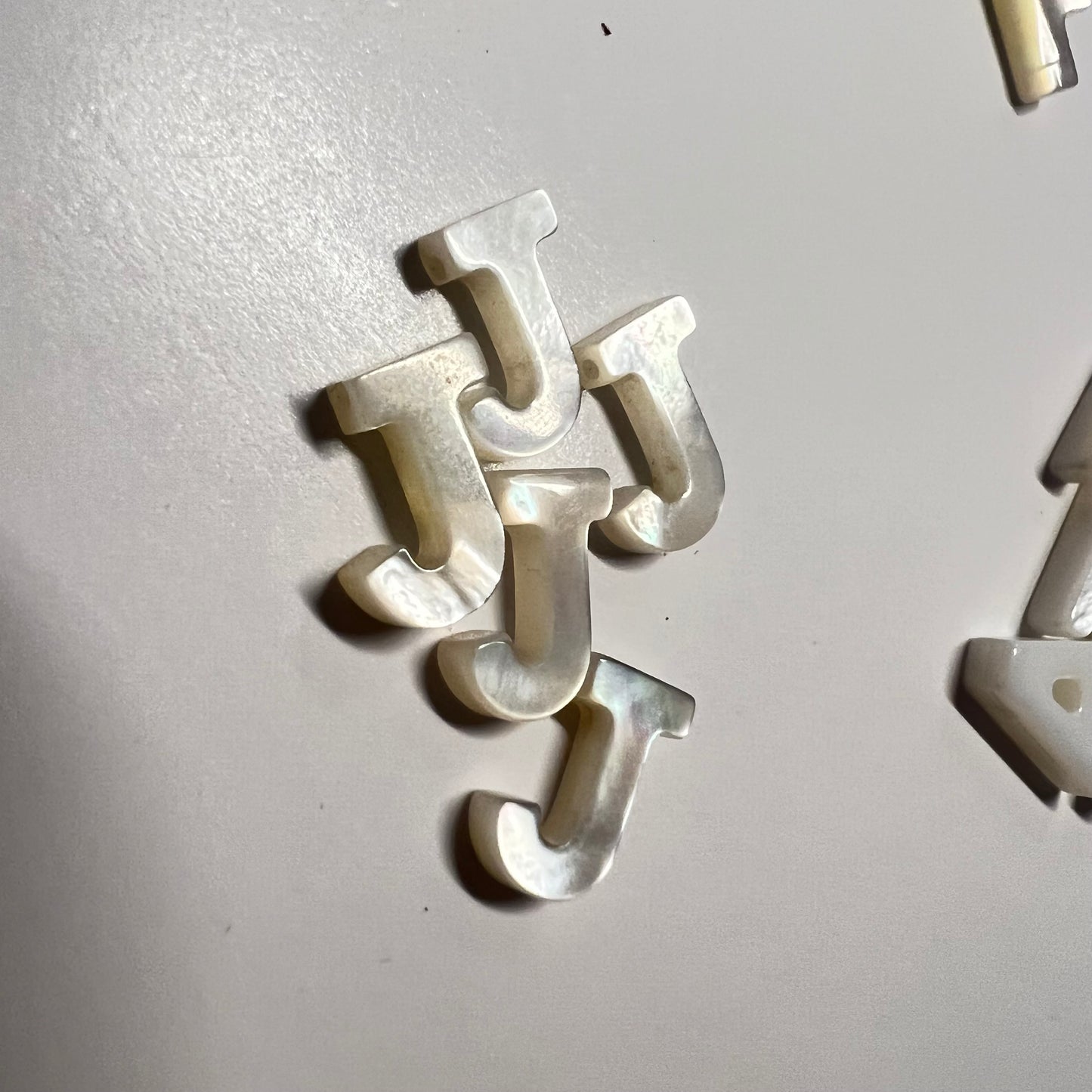 Nacre Initials Float - Chockers