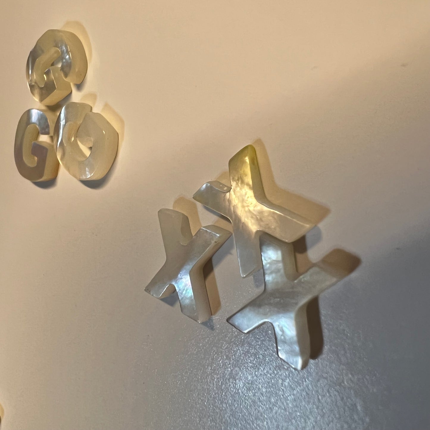 Nacre Initials Float - Chockers