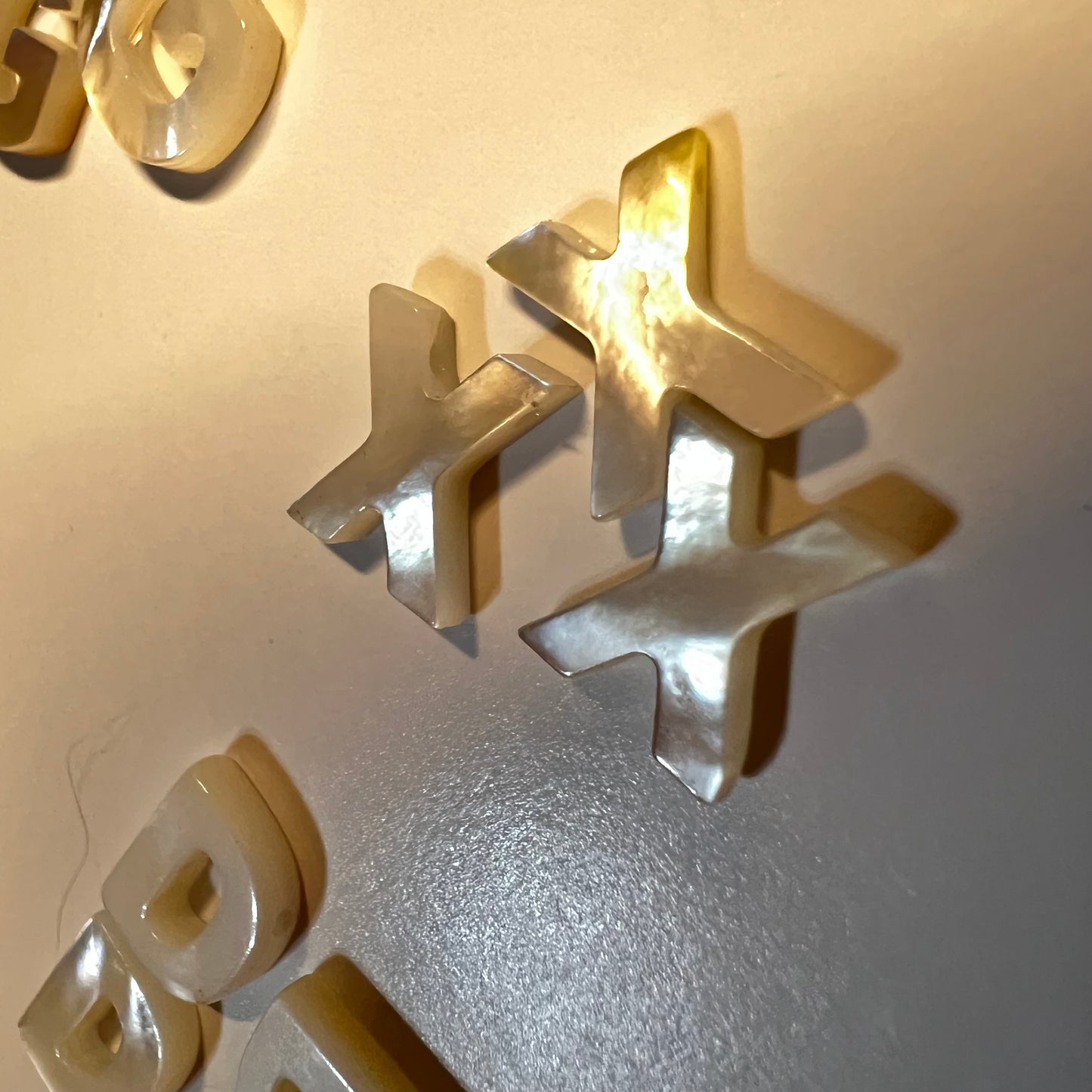 Nacre Initials Float - Chockers