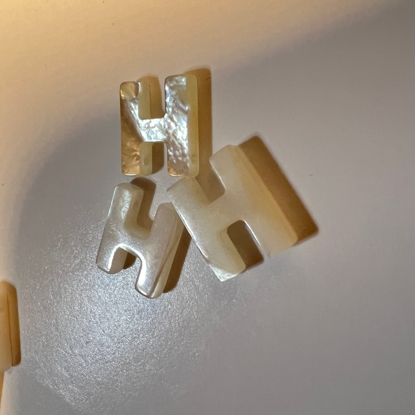 Nacre Initials Float - Chockers