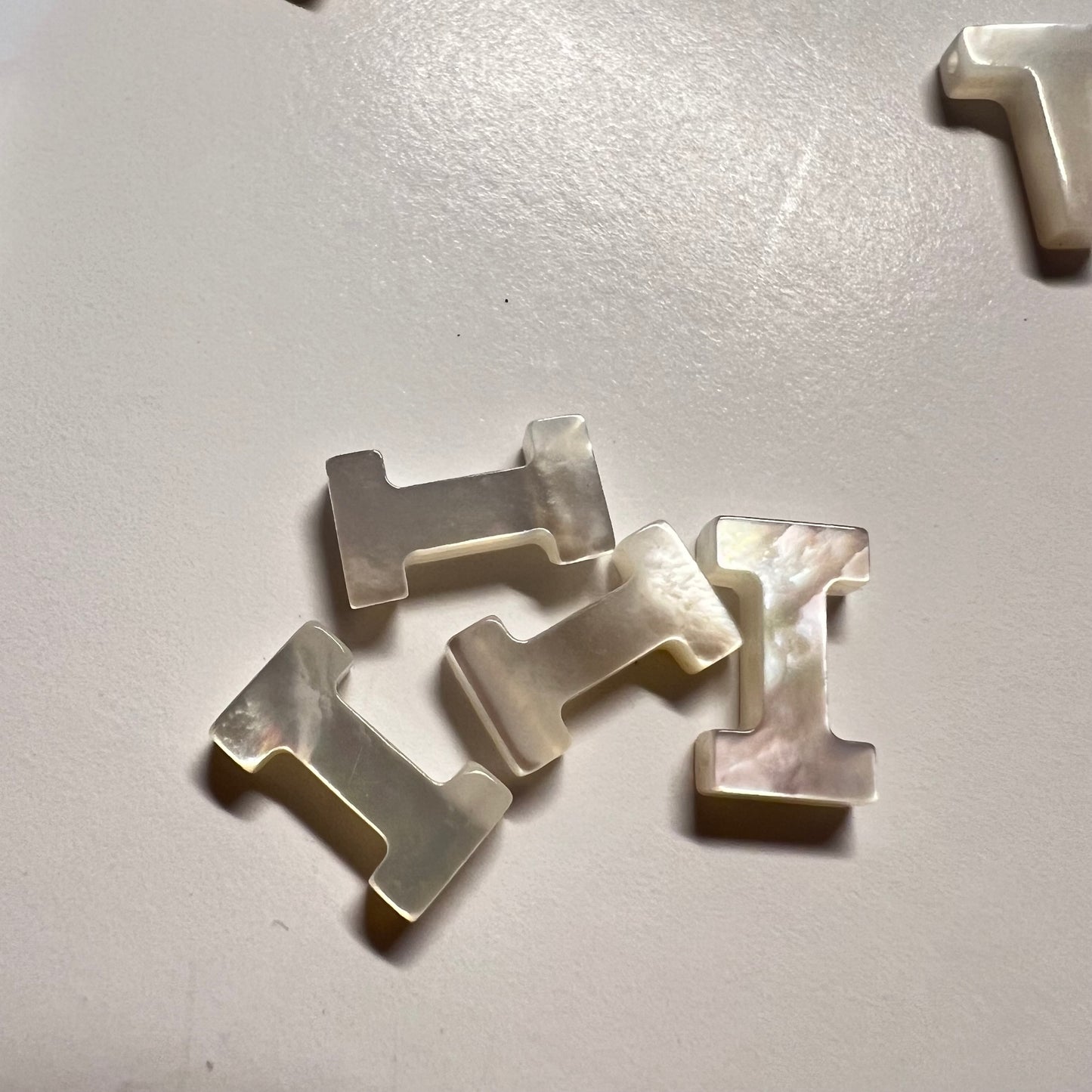 Nacre Initials Float - Chockers